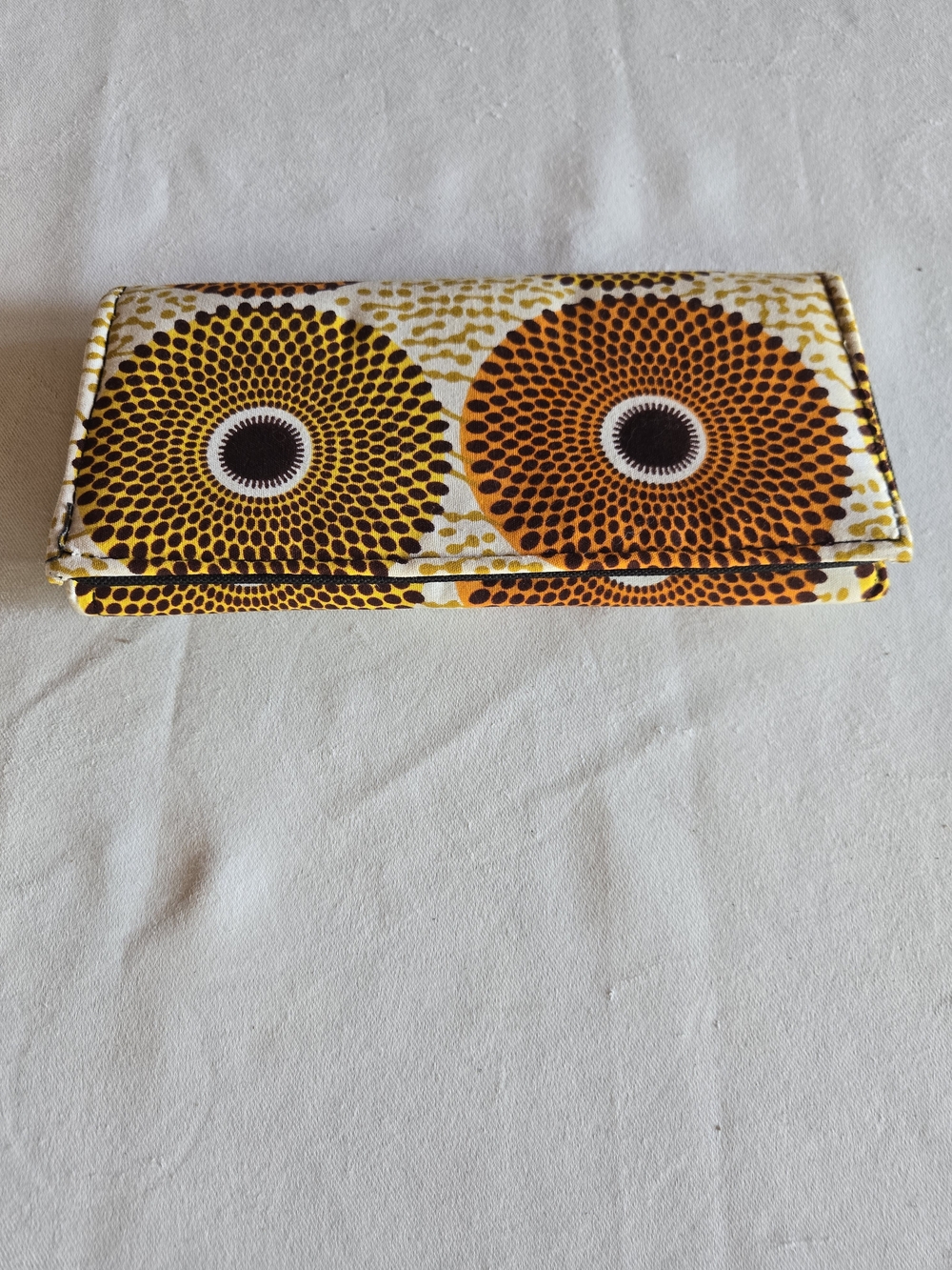 Retro Print Foldover Cushion Fabric Clutch Wallet With Owl Eye Vibes